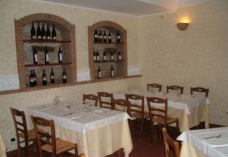 Dettagli Ristorante La Taverna Dei Golosi