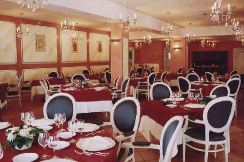 Dettagli Ristorante Embassy Restaurant - Caroline Hotel