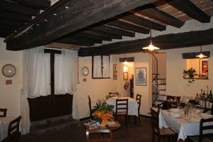 Dettagli Enoteca / Wine Bar Hostaria Giusti