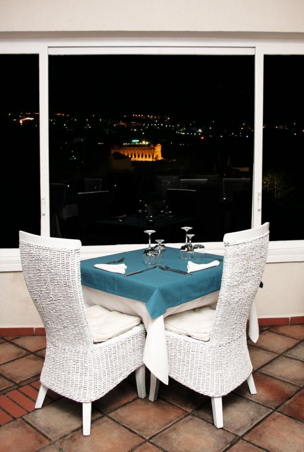 Dettagli Ristorante AKROPOLIS