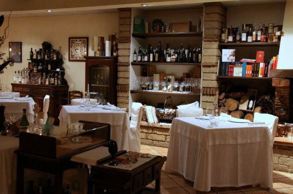 Dettagli Ristorante Taverna Estia