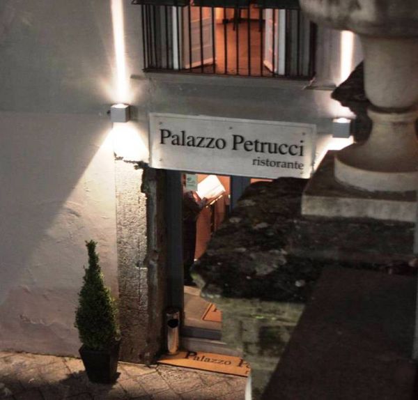 Dettagli Ristorante Palazzo Petrucci