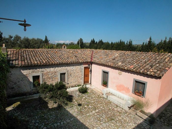 Dettagli Agriturismo Contrada Guido