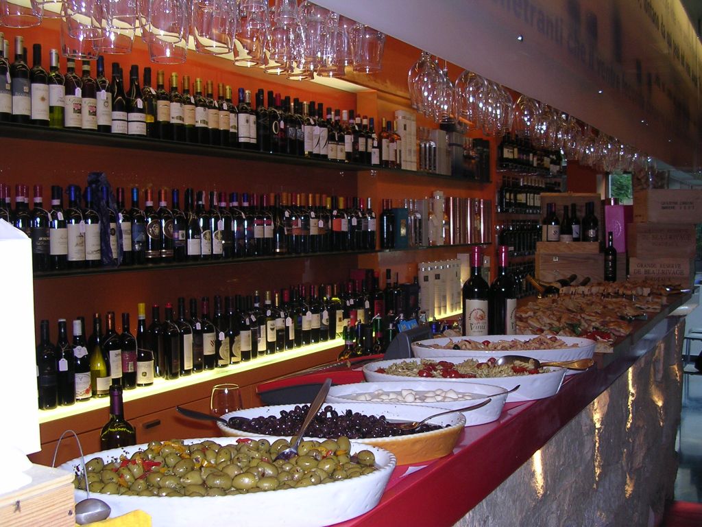 Dettagli Enoteca / Wine Bar Anzuni